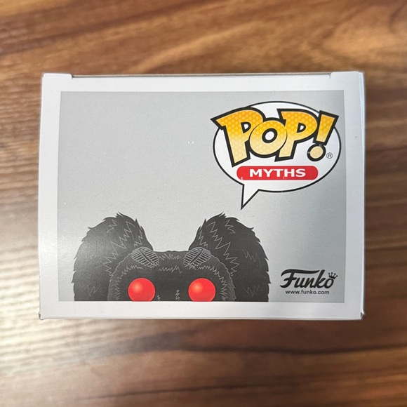 Funko Pop Myths Mothman with Red Eyes - Picture 5 of 7